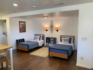 Bryce Vistas - Claron Suite Bedroom Nook Bryce Vistas - Claron Suite Bedroom Nook